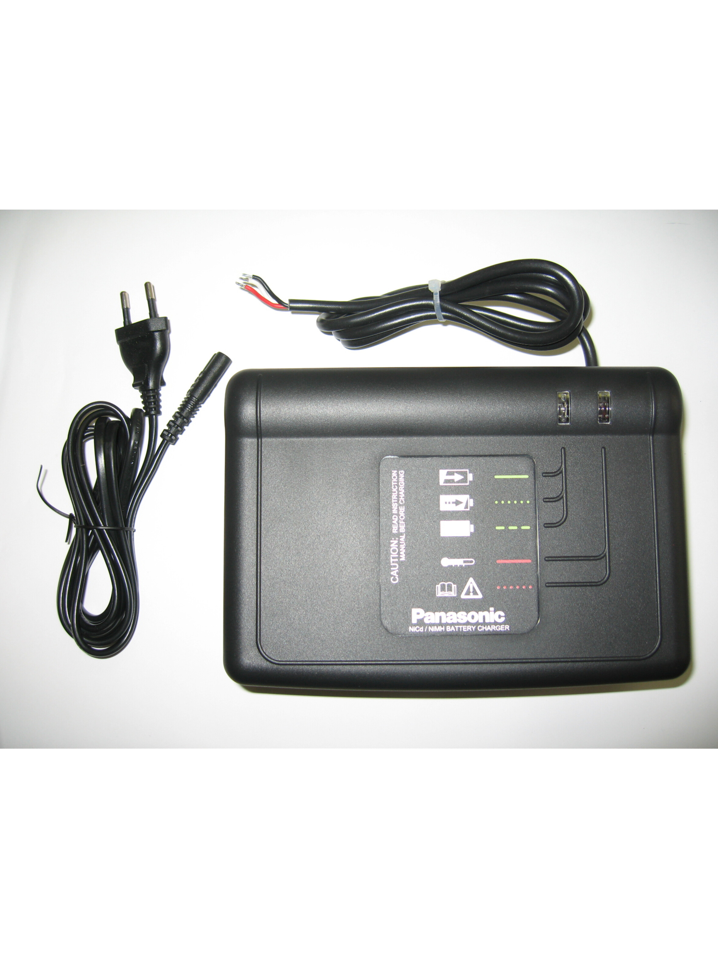 Panasonic Tischladegerät für Akkupacks 2Ah Ladestrom, Art.-Nr. 115509 - Akku Mäser - B2B-Shop