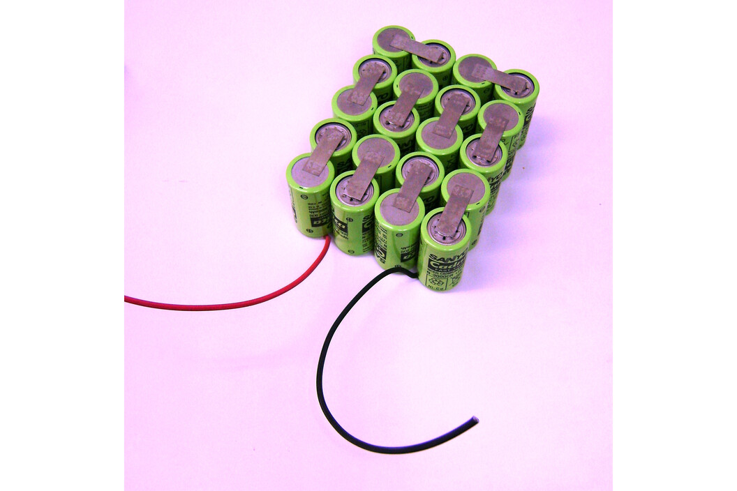 Tadiran Lithium Batterie SL-750/P mit Axialdraht, Art.-Nr. 122 - Akku Mäser - B2B-Shop