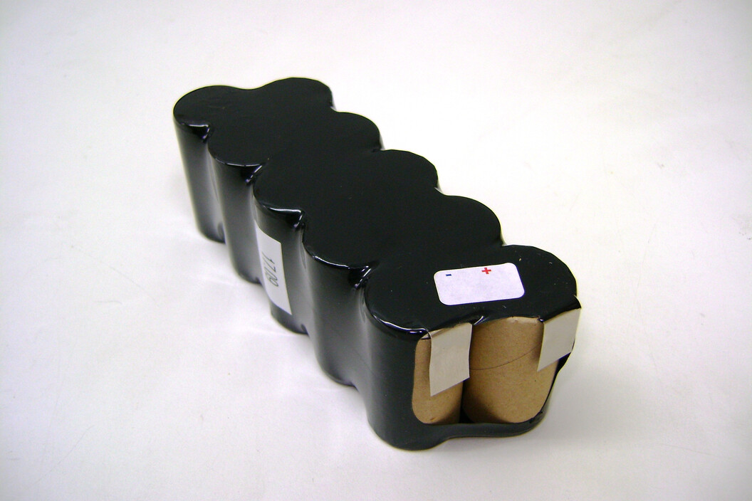 Tadiran Lithium Batterie SL-750/P mit Axialdraht, Art.-Nr. 122 - Akku Mäser - B2B-Shop